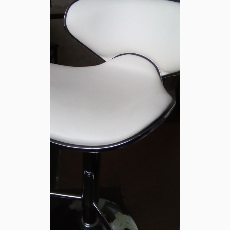 Фото 2. Барный стул Cantal белый