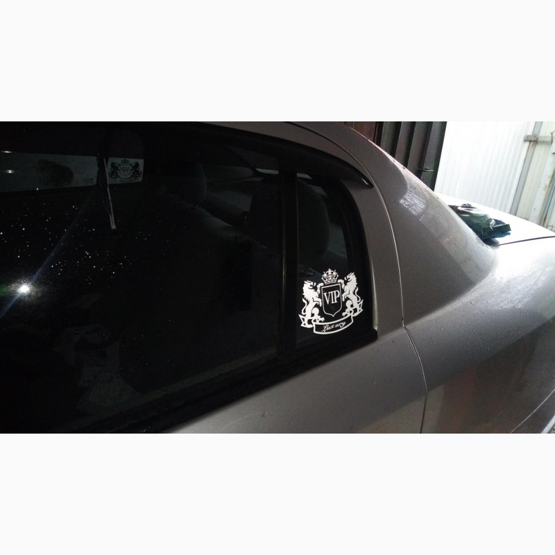 Фото 2. Наклейка на авто VIP Белая светоотражающая Тюнинг