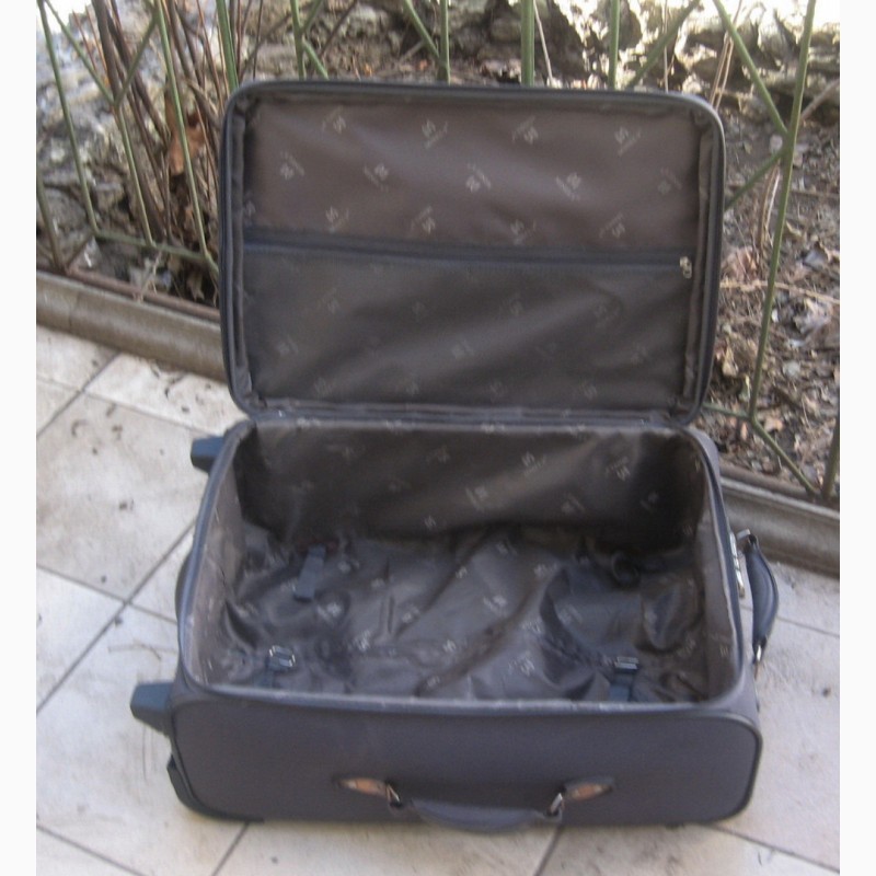 Продам чемодан фирмы MISELY цена 400 грн