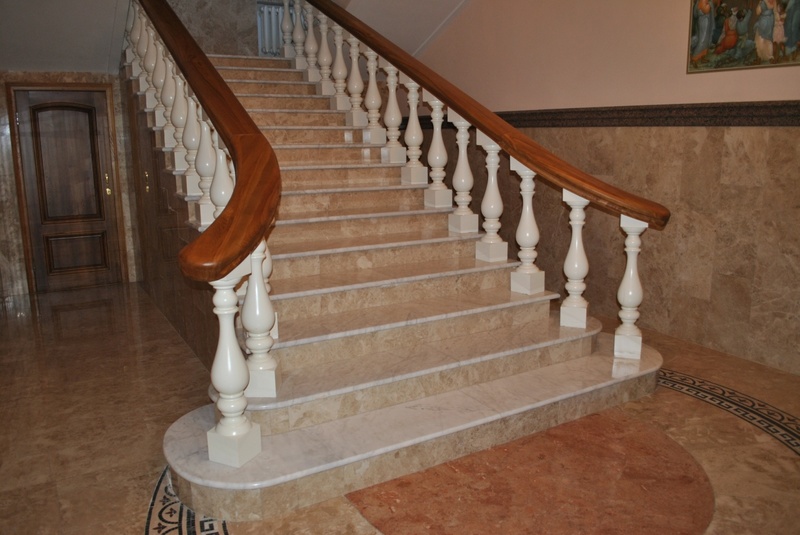 Фото 4. Лестницы из натурального камня: гранит, мрамор, травертин, оникс