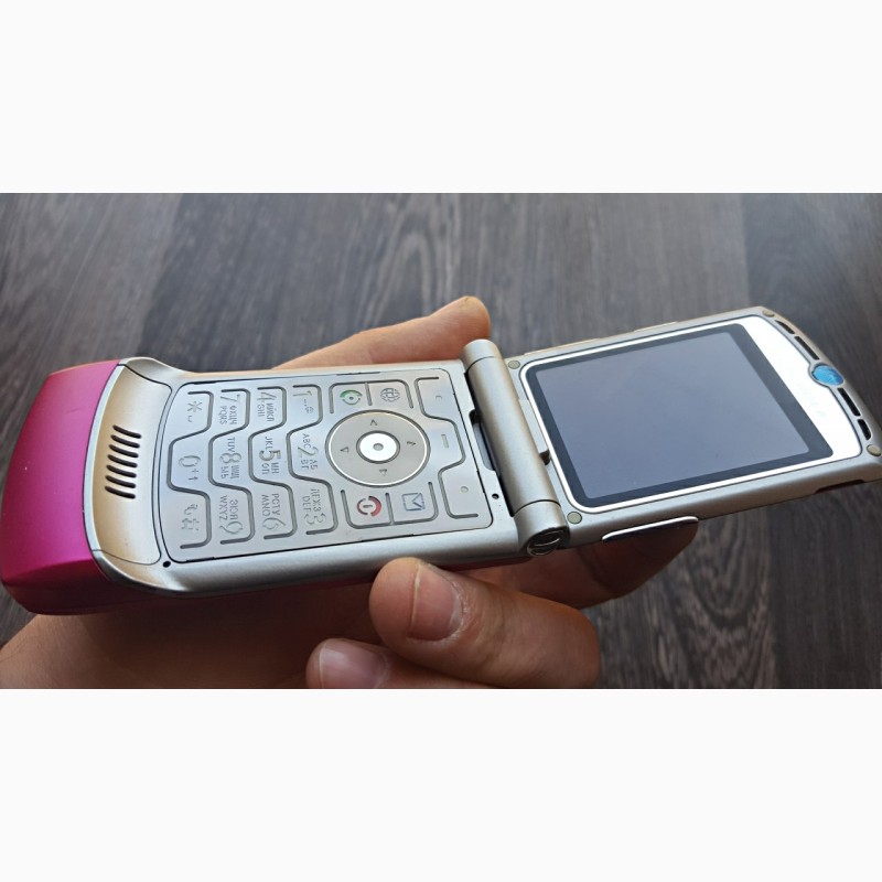 Фото 4. Телефон раскладушка Motorola RAZR V3 1 сим, 2, 25 дюйма, 680 мА/ч. Металл