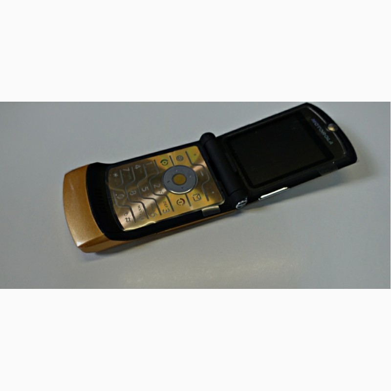 Фото 6. Телефон раскладушка Motorola RAZR V3 1 сим, 2, 25 дюйма, 680 мА/ч. Металл