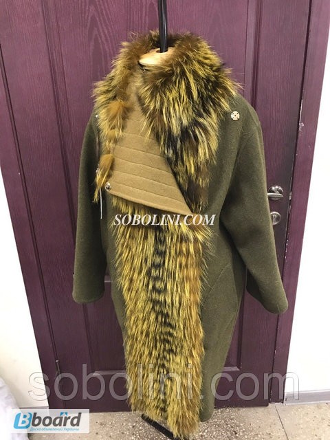 Фото 2. Пальто с натуральным мехом, материал альпака + мех чернобурки окрашенной в оливковый цвет