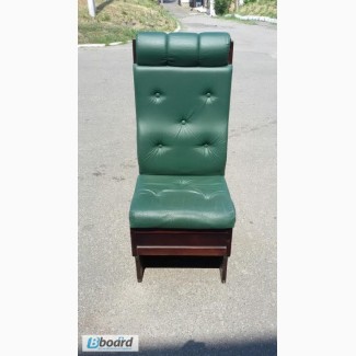 Продам мягкие стулья из кожзама бу