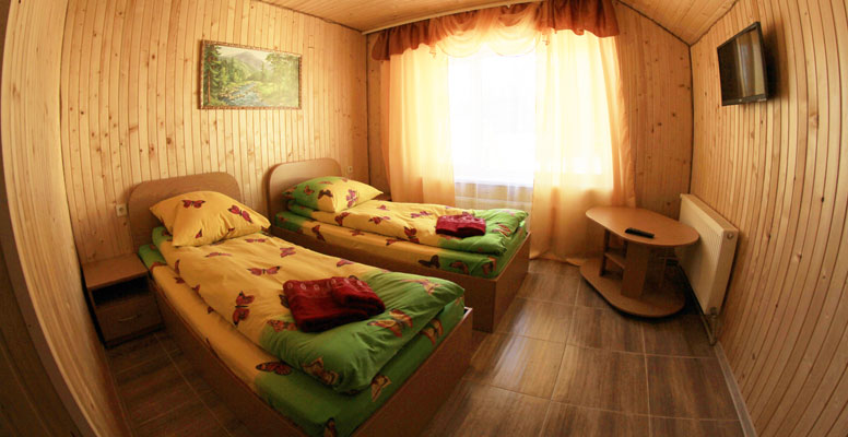 Фото 4. 15 Яблуниця чотирьох поверховий готель на 57 місць пропонує відпочинок в Карпатах