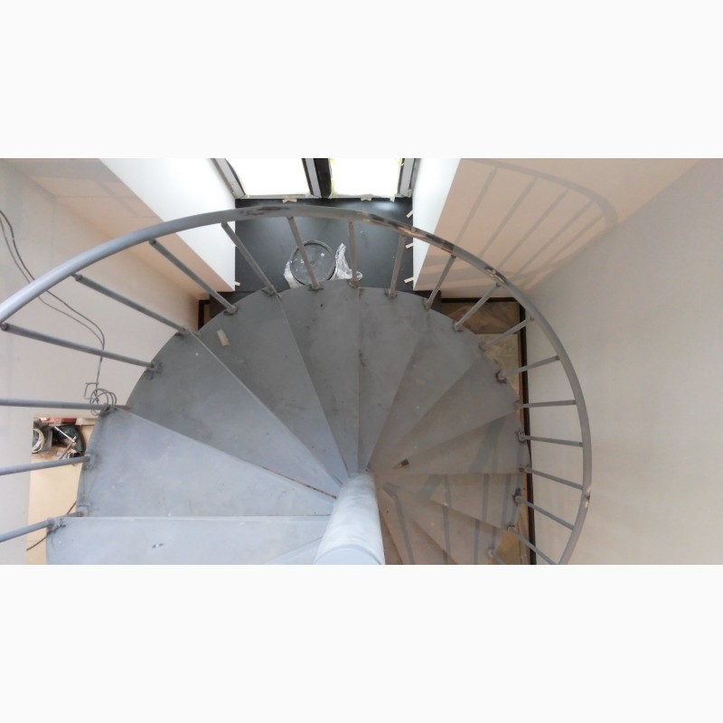 Фото 10. Винтовая лестница под заказ. Броневик Днепр