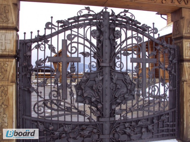 Фото 3. Качественные и красивые кованые ворота