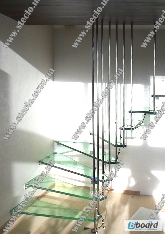 Фото 4. Стеклянные лестницы