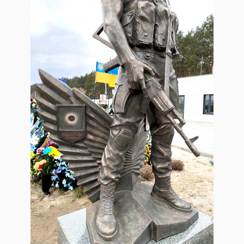 Фото 11. Военные памятники и статуи производство памятников украинским военным