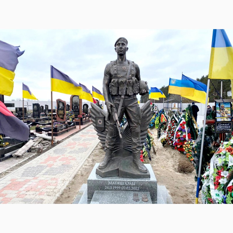 Фото 3. Военные памятники и статуи производство памятников украинским военным