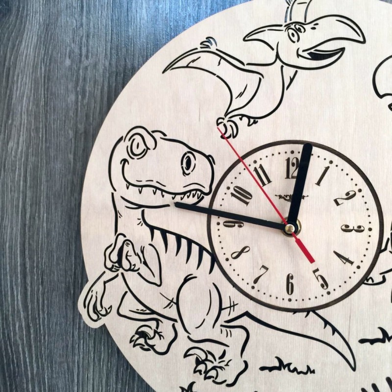 Фото 3. Детские дизайнерские часы из дерева «Динозавры»