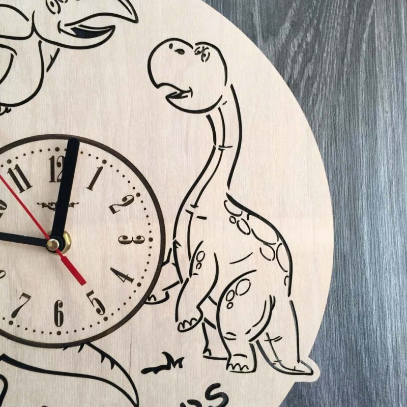 Фото 4. Детские дизайнерские часы из дерева «Динозавры»