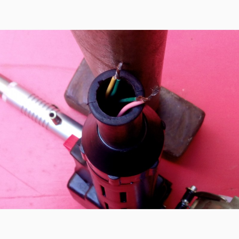 Фото 5. Сварочная горелка для п/а с встроенным подающим механизмом NBC-200A