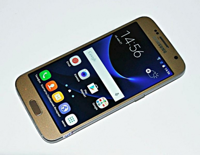 Samsung Galaxy S7 5 дюймов, 2 сим(или 1 сим+карта памяти)4 ядра, 8 Мп