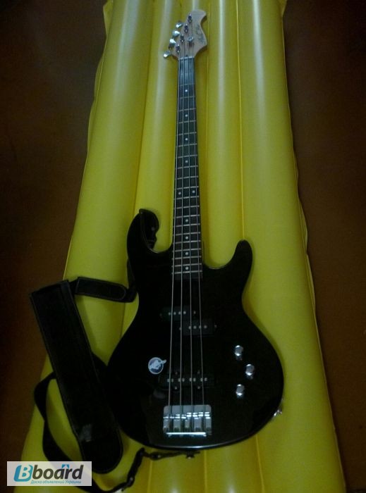 Продам бас-гитару Phil Pro MB11 +чехол Rockbag +Тюнер +Запасные струны