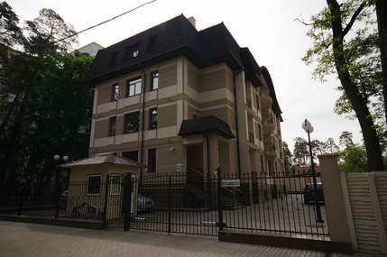 Оренда окремого поверху офісного приміщення 210 м2 у Святошинському районі, м. Києва