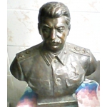 Продаётся бронзовый бюст Сталина