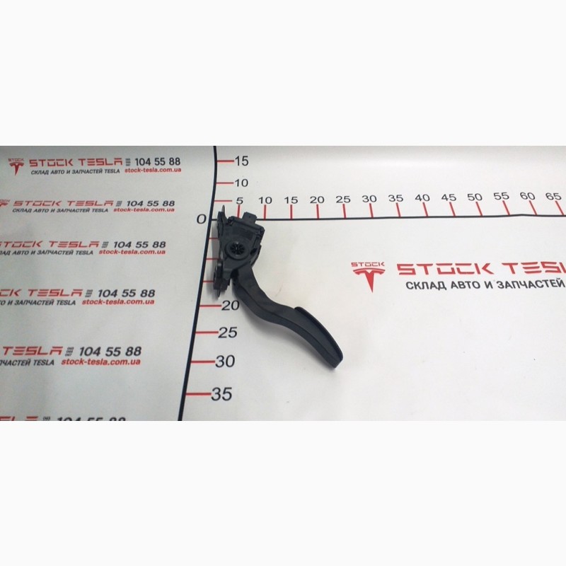 Фото 2. Педаль акселератора Tesla model X S REST 1005307-00-A 1005307-00-A PEDAL