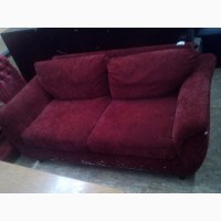 Диван б/у со съёмными подушками красный велюр 1, 7м