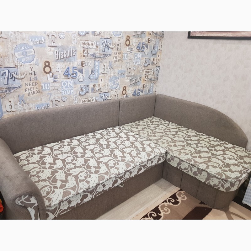 Продам диван с большой нишей
