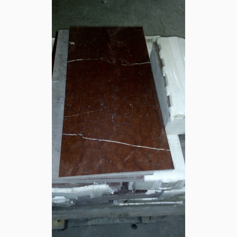Фото 11. Десять миллиметров толщина мраморной плитки на метро Петровка