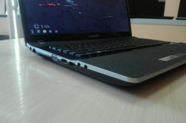 Фото 2. Игровой ноутбук Samsung NP300E7Z. (Танки, Дота идут легко !)