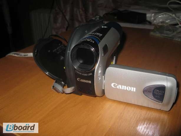 Фото 2. Видеокамера Canon DC 301