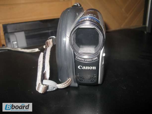 Фото 4. Видеокамера Canon DC 301