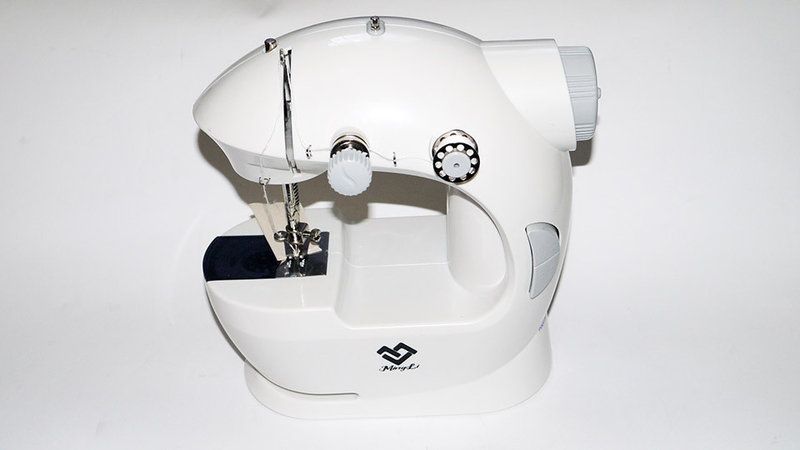 Мини швейная машина FHSM 201 - 4 в 1 с подстветкой