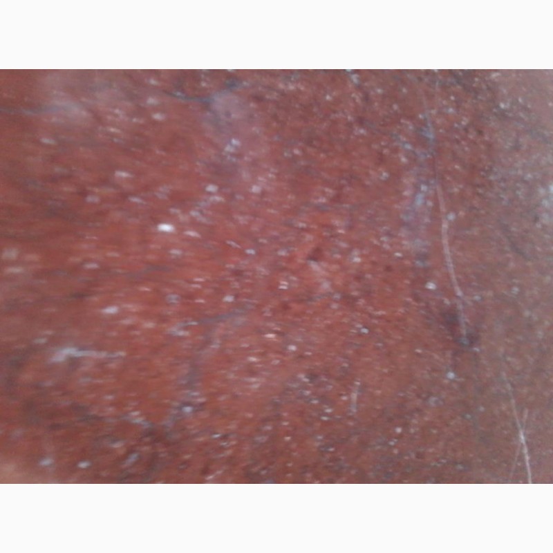 Фото 4. Пол из натурального мрамора гармонично сочетается с обстановкой в интерьере