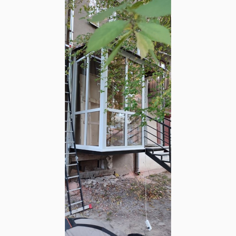 Фото 2. Металлические каркасы для лестниц Металлический каркас балконов Решетки Козырьки