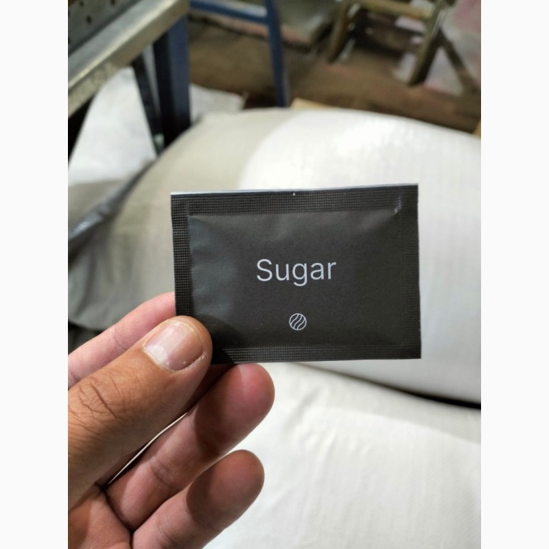 Фото 7. Порційний цукор, цукор у стіках із логотипом закладу, брендований фасований цукор