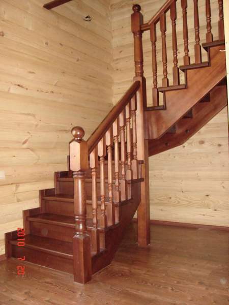 Фото 2. Лестницы деревянные, отделка бетонных лестниц деревом, заграждения