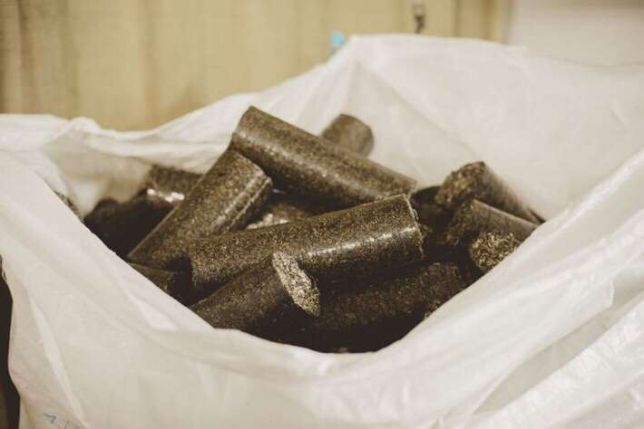 Качественные топливные брикеты из лузги подсолнуха нестро в мешках с доставкой в Запорожье