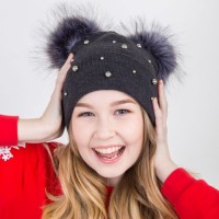 Вязанная шапка с меховыми помпонам - Микки Маус - для девочек на зиму