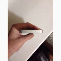 Продам iPhone 5s 16 gb silver. + чехол. Звони, пиши