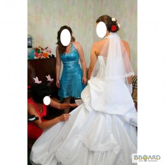 Изысканное свадебное платье со съемным шлейфом.