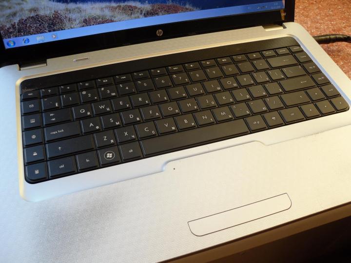 Фото 2. Отличный ноутбук HP G62( 4ядра 4гига, 2видеокарты )