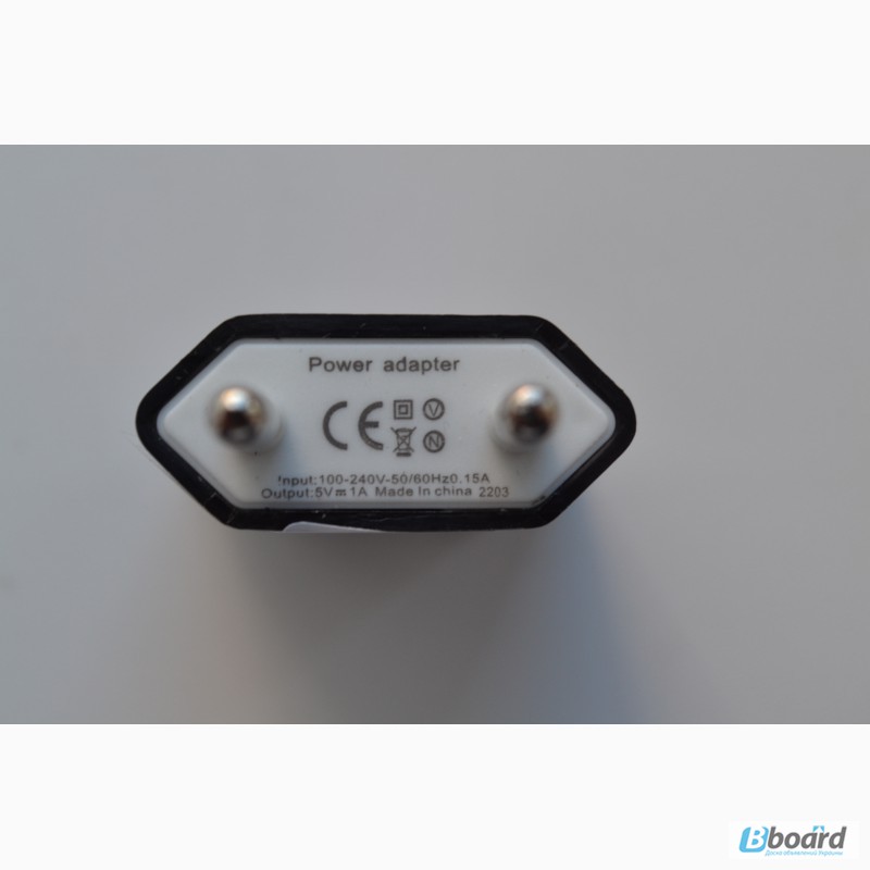 Фото 2. Зарядное устройство, адаптер питания + USB шнур