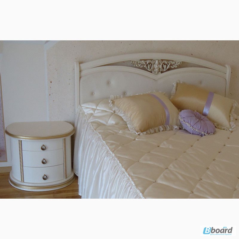 Фото 2. Надежная двуспальная кровать Настасья из массива ясеня (дуба)