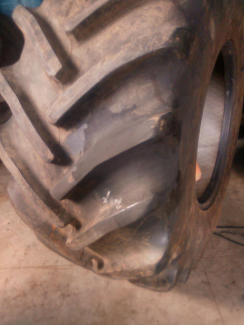 Фото 4. Ремонт грузовых шин. Восстановление грунтозацепа на новой/бу шине