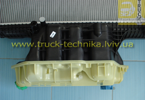 Фото 6. Радиатор системы охлаждения двигателя MAN TGA TGS TGX комплектный с рамкой и бачком