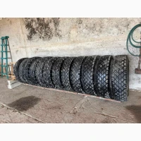 Шини 12.00 R20 (320х508) з дисками в гарному стані
