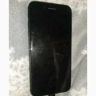 Продам iPhone 7 32 ГБ black w