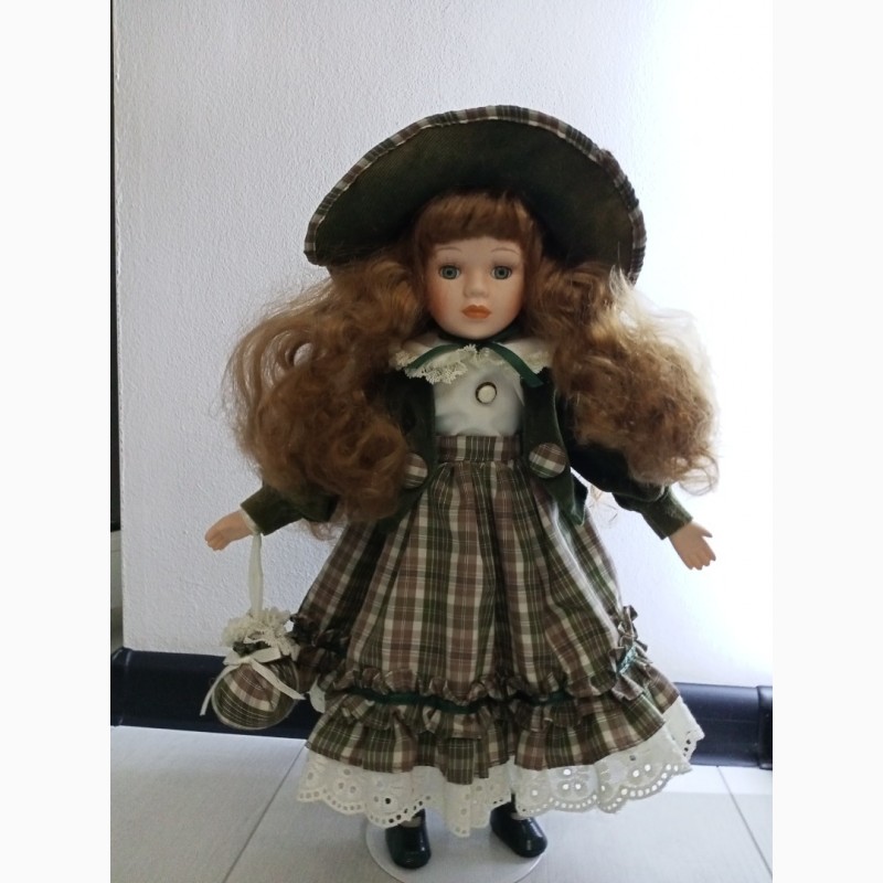 Фото 10. Продам. Коллекционную фарфоровую куклу.Англия