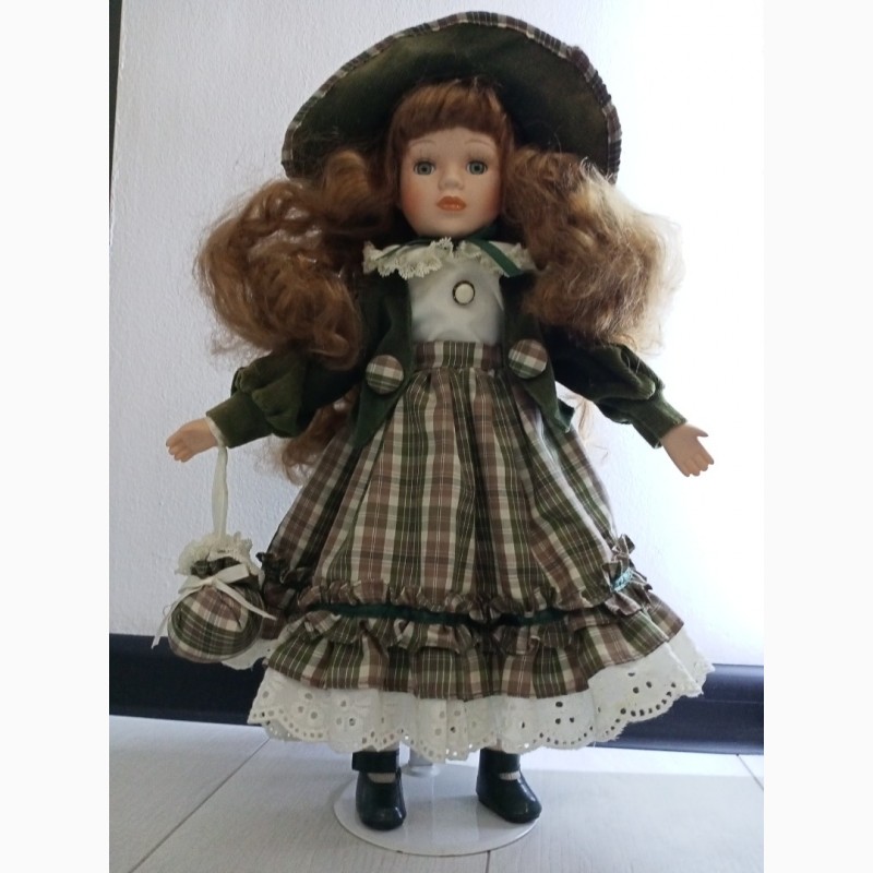 Фото 4. Продам. Коллекционную фарфоровую куклу.Англия