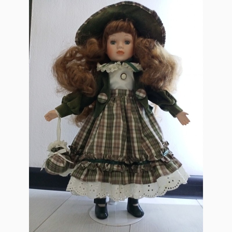 Фото 5. Продам. Коллекционную фарфоровую куклу.Англия