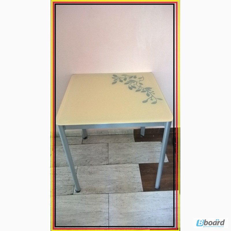 Стол со стеклянной столешницей б/у столы в идеальном состоянии